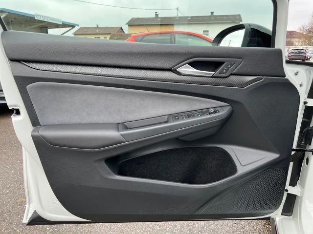 Volkswagen Golf R-Line Variant