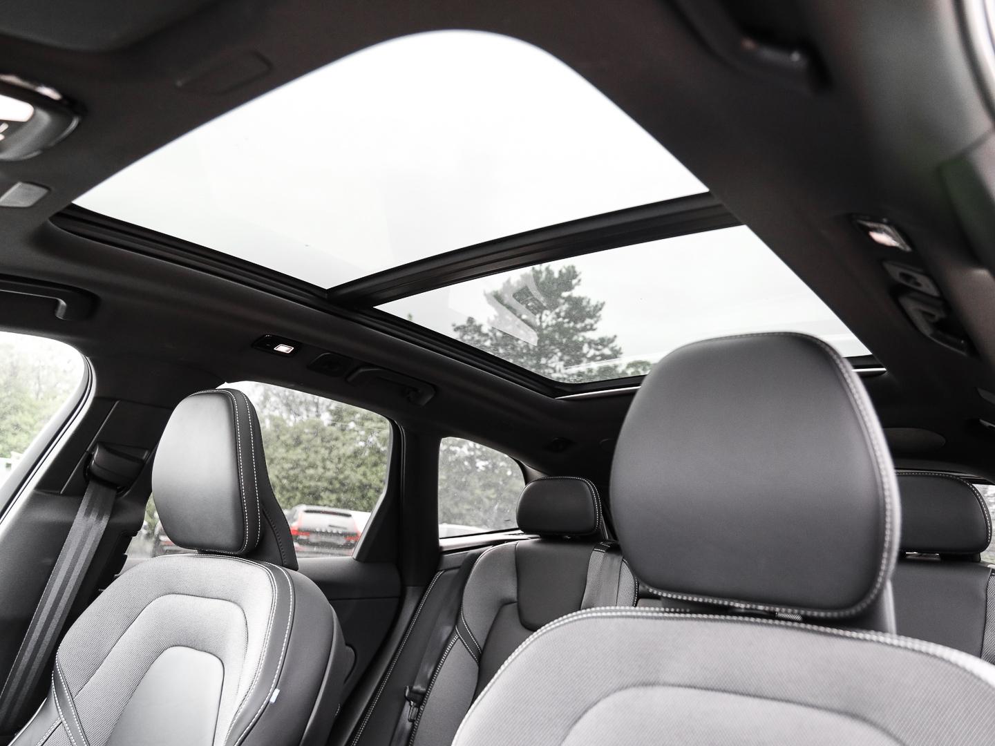 Volvo XC60 AWD Dark Plus Recharge T8