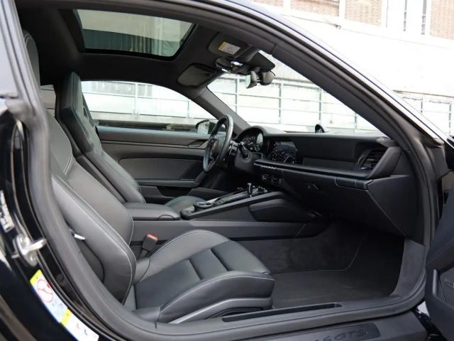 Porsche 992 4 Carrera GTS