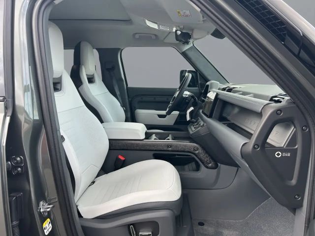 Land Rover Defender 110