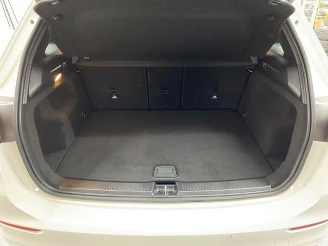 Mercedes-Benz B 200 AMG Line Sedan