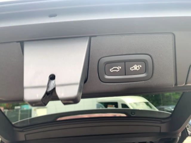 Volvo XC60 AWD Dark Plus T6