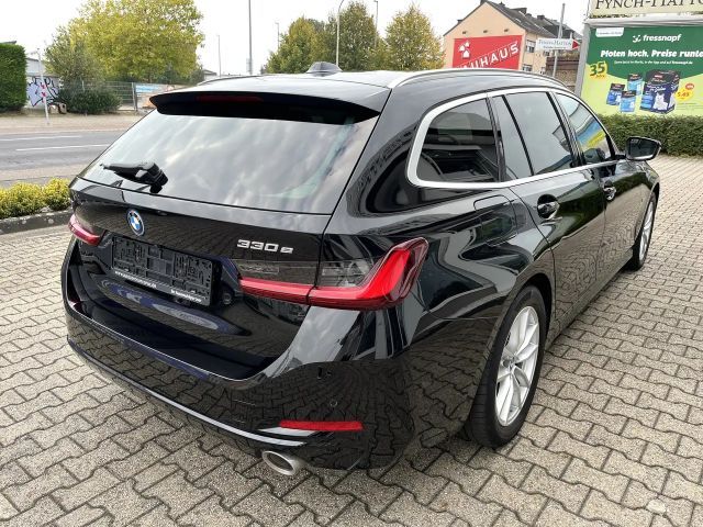 BMW 330 330e Touring xDrive