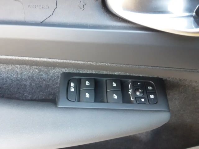 Volvo XC40 Plus Twin Engine