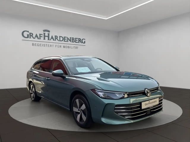 Volkswagen Passat 1.5 eTSI Business DSG Variant