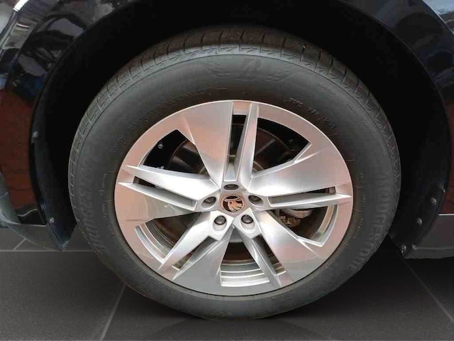 Skoda Enyaq Enyaq iV 55kWh 109kW Navi R-Kamera Keyless 19"