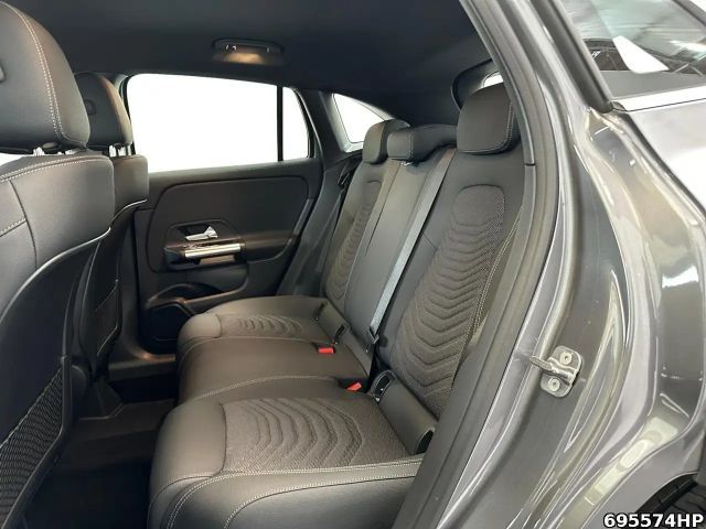 Mercedes-Benz GLA 200 GLA 200 d Progressive