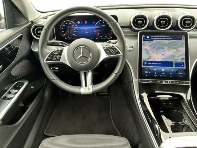 Mercedes-Benz C 200 AVANTGARDE Sedan