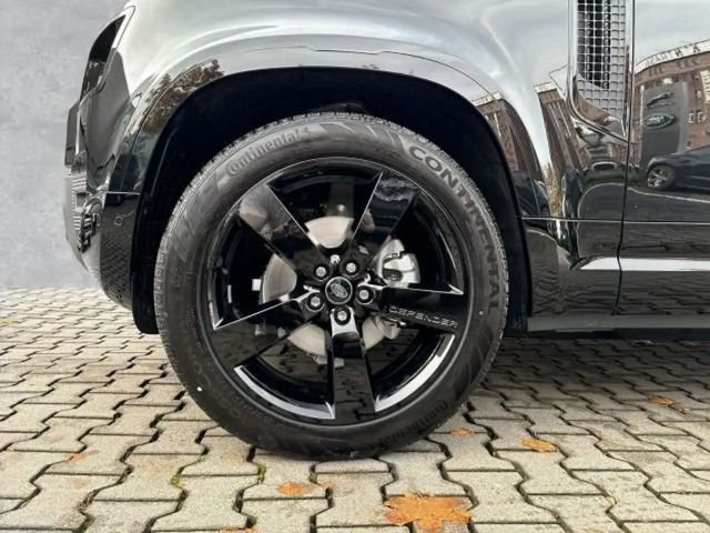 Land Rover Defender 110 D250 Dynamic SE