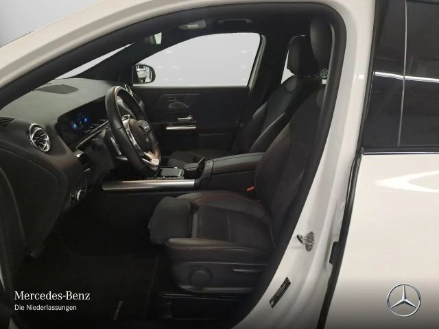 Mercedes-Benz GLA 200 AMG Line