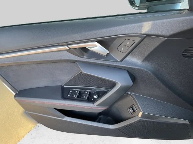 Audi RS3 Quattro S-Tronic Sedan