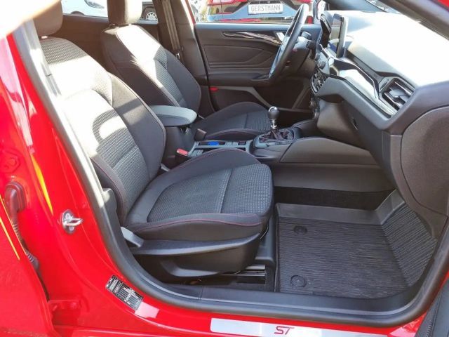 Ford Focus EcoBoost ST Line