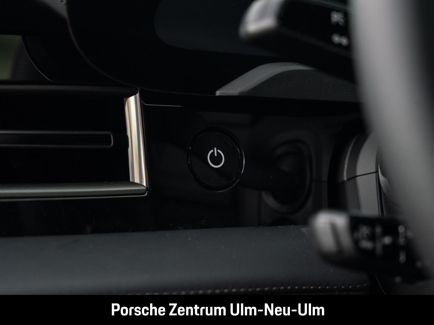 Porsche Taycan 4 Cross Turismo