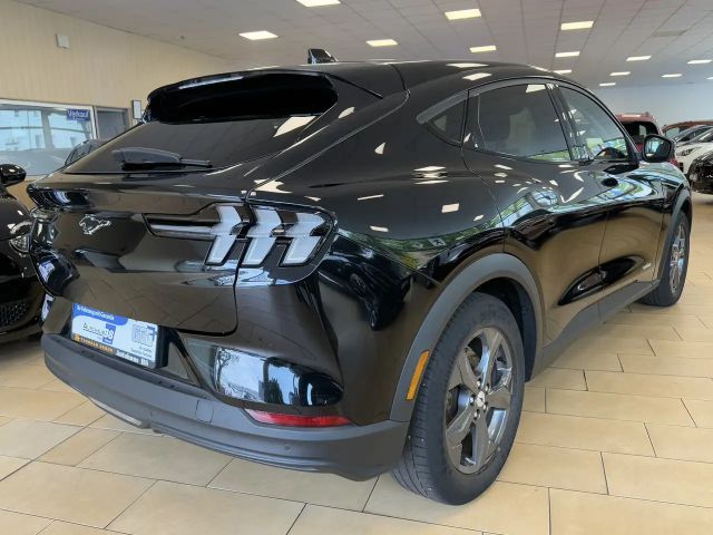 Ford Mustang Mach-E ST Line