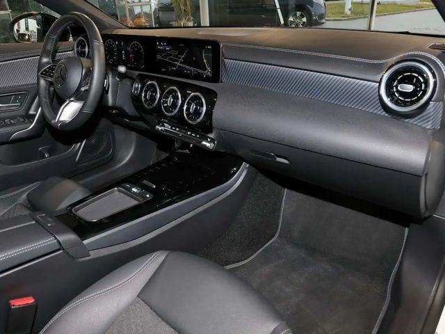 Mercedes-Benz CLA 180 Coupé Progressive