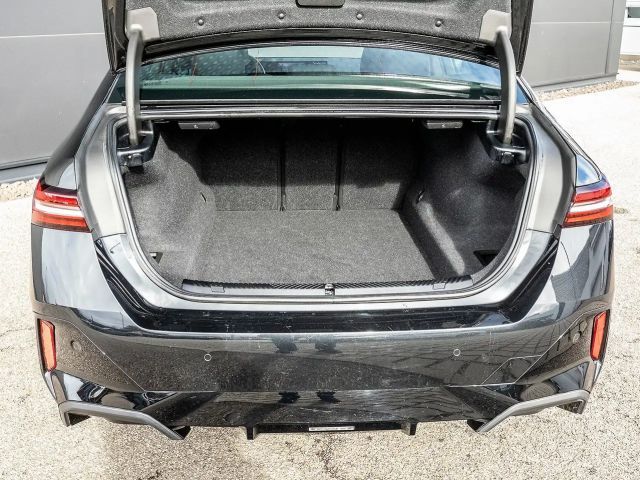 BMW 520 520i M-Sport Sedan