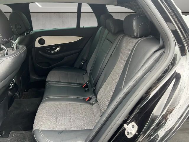 Mercedes-Benz E 220 4MATIC E 220 d Estate