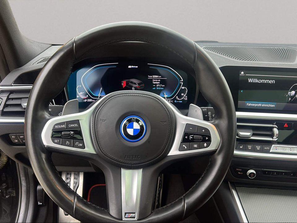 BMW 330 330e Touring