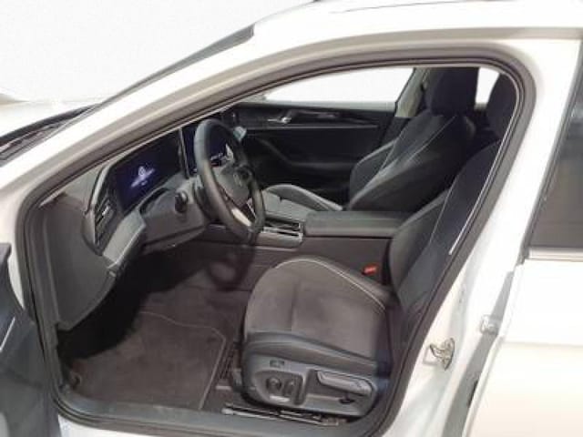 Volkswagen Passat 1.5 eTSI Business DSG Variant