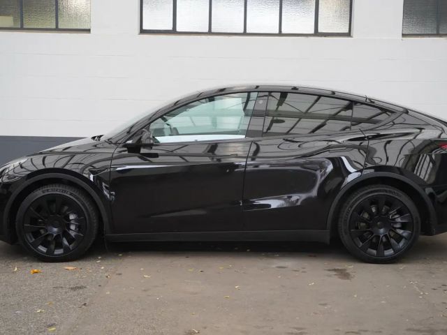 Tesla Model Y AWD Long Range