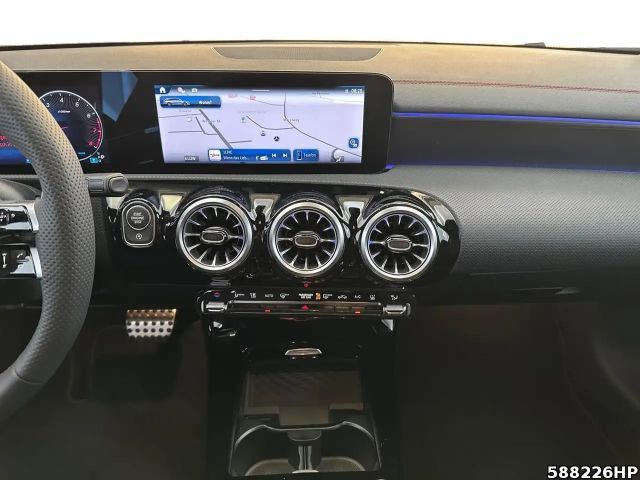 Mercedes-Benz CLA 200 Shooting Brake