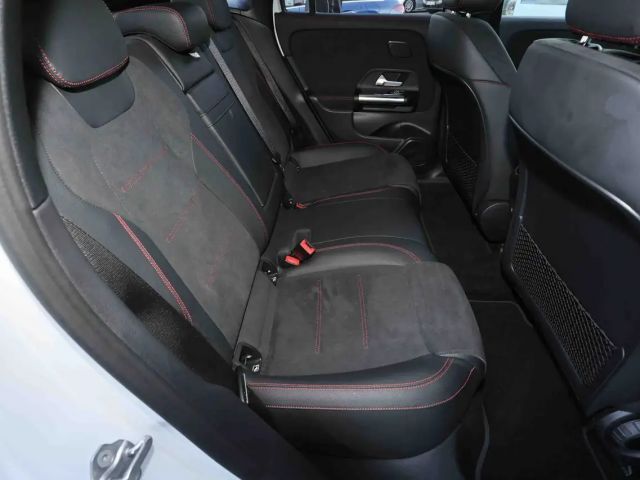 Mercedes-Benz EQA 300 AMG Line