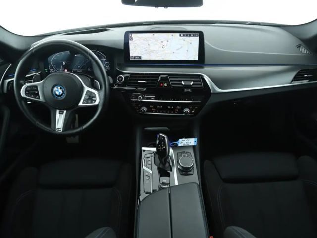 BMW 530 530e M-Sport Touring xDrive