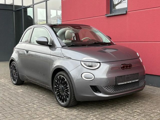 Fiat 500e La Prima