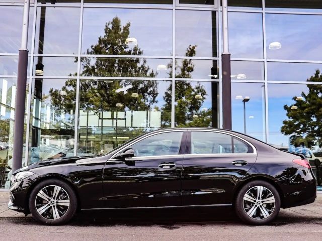 Mercedes-Benz C 200 C 200 d Sedan