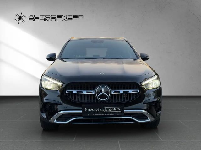 Mercedes-Benz GLA 200 Progressive