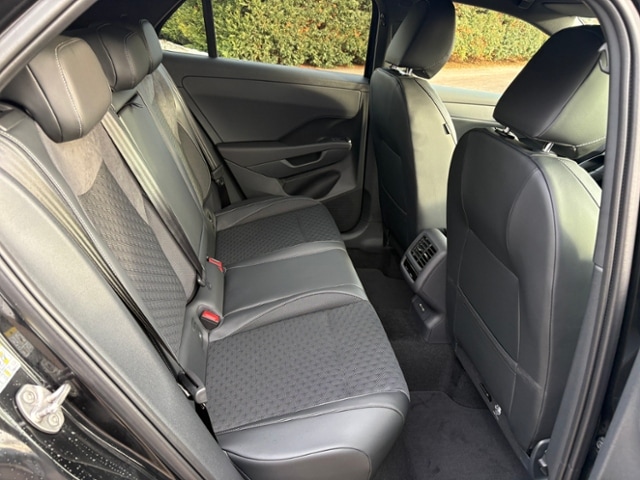 Volkswagen T-Roc 1.5 eTSI DSG R-Line