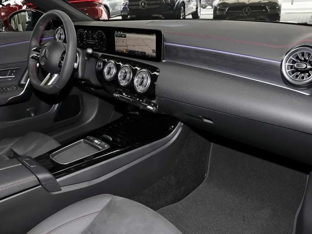 Mercedes-Benz CLA 200 AMG Line Coupé