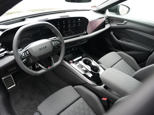 Audi A6 Avant Quattro S-Tronic