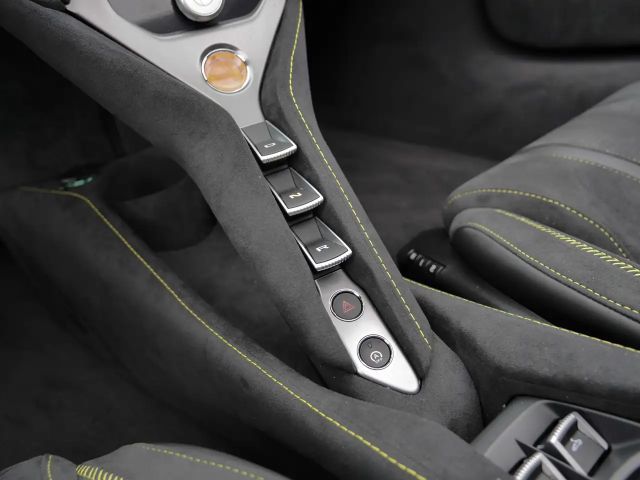 McLaren 750S Spider Carbon, Black Pack, B&W Sound