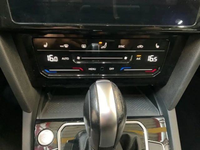 Volkswagen Passat 1.5 TSI Elegance Elegance