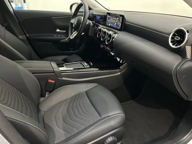 Mercedes-Benz A 180 A 180 d Hatchback