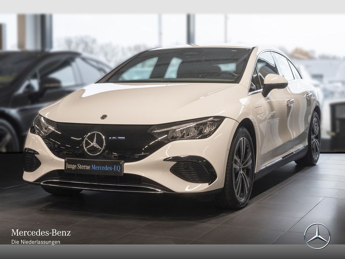 Mercedes-Benz EQE 300 Sedan