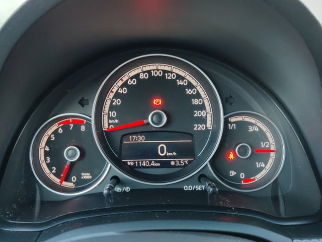 Volkswagen up! Active