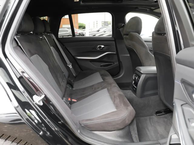 BMW 330 330d M-Sport Touring xDrive