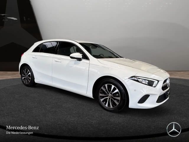 Mercedes-Benz A 180 A 180 d Style