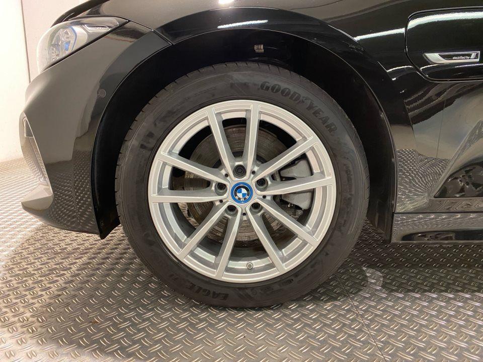 BMW 330 330e Touring xDrive