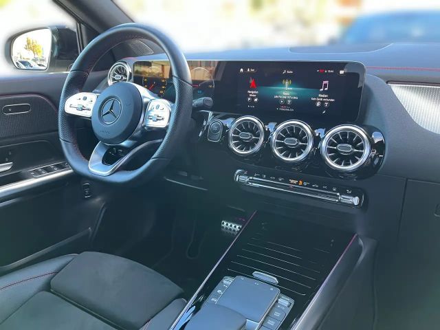 Mercedes-Benz EQA 300 4MATIC AMG Line