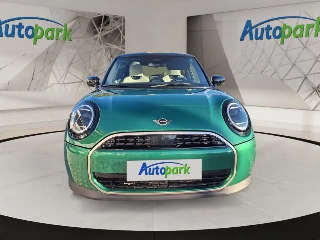 MINI Cooper Favoured Trim