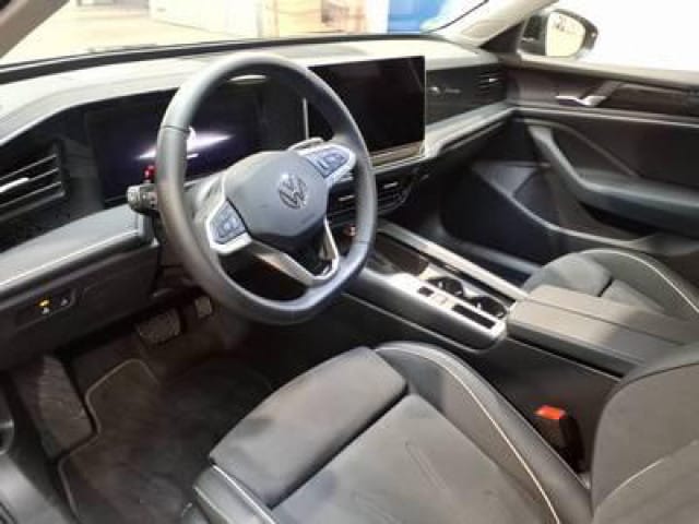 Volkswagen Passat 1.5 eTSI Business DSG Variant