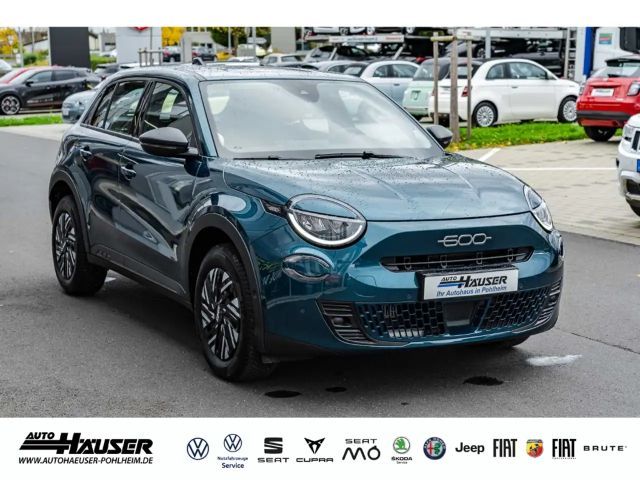 Fiat 600e Hybrid 1.2 DCT KOMFORT KAMERA KEYLESS LED SITZHZG.