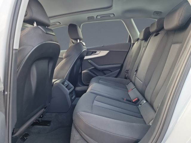 Audi A4 35 TFSI Avant S-Line S-Tronic