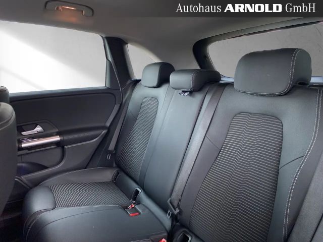 Mercedes-Benz B 200 4MATIC Progressive Sedan