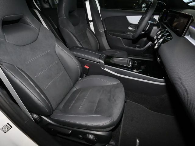 Mercedes-Benz A 180 AMG Line