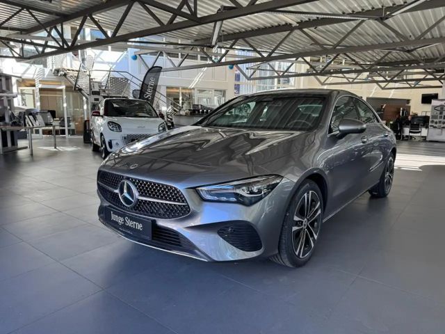 Mercedes-Benz CLA 180 Coupé Progressive