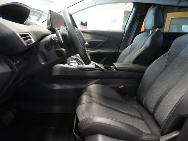 Peugeot 5008 Aut. LED/7Sitze/Navi